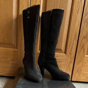 LA CANADIENNE -- Mazy Waterproof Boots-Moka Suede -- Like New